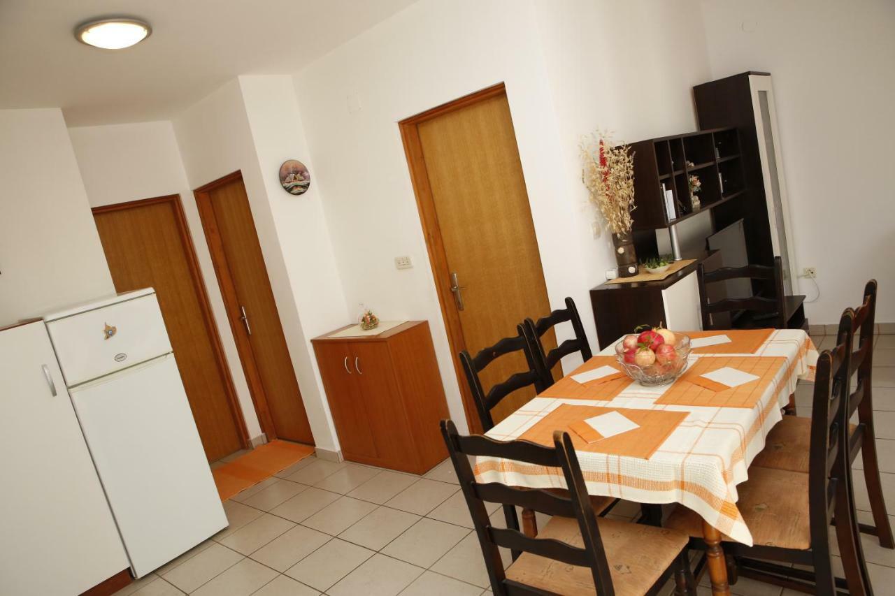 Apartman Alica Srima Vodice Ngoại thất bức ảnh